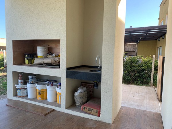 VENTA casa de tres dormitorios en Santa Emilia - Pilar del Este