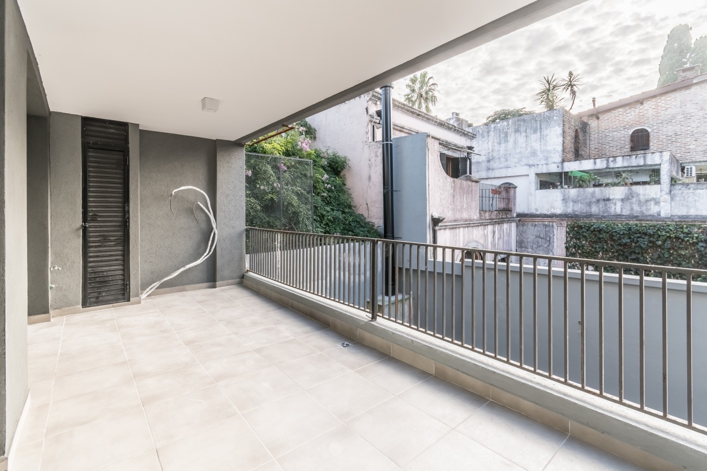 Venta Departamento Tres Amb Balcon Terraza Parrilla Coghlan Pasos de La Estacion