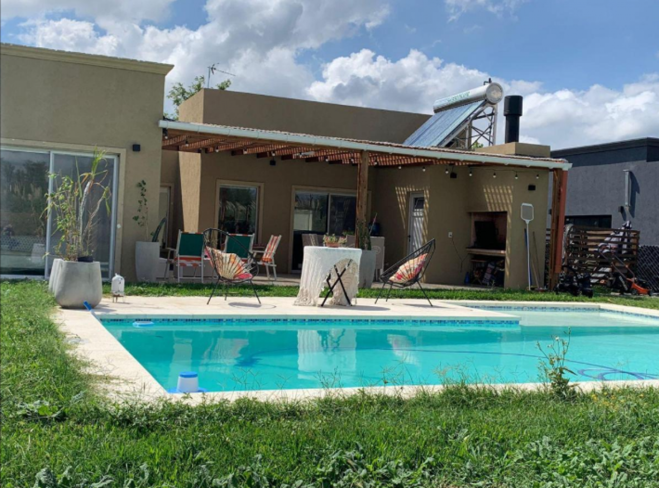 Venta Excelente Casa en San Sebastian C/pileta 3 Dorm. Fondo Libre a La Reserva