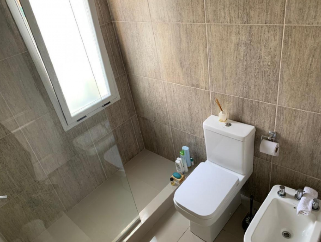 Venta Excelente Casa en San Sebastian C/pileta 3 Dorm. Fondo Libre a La Reserva