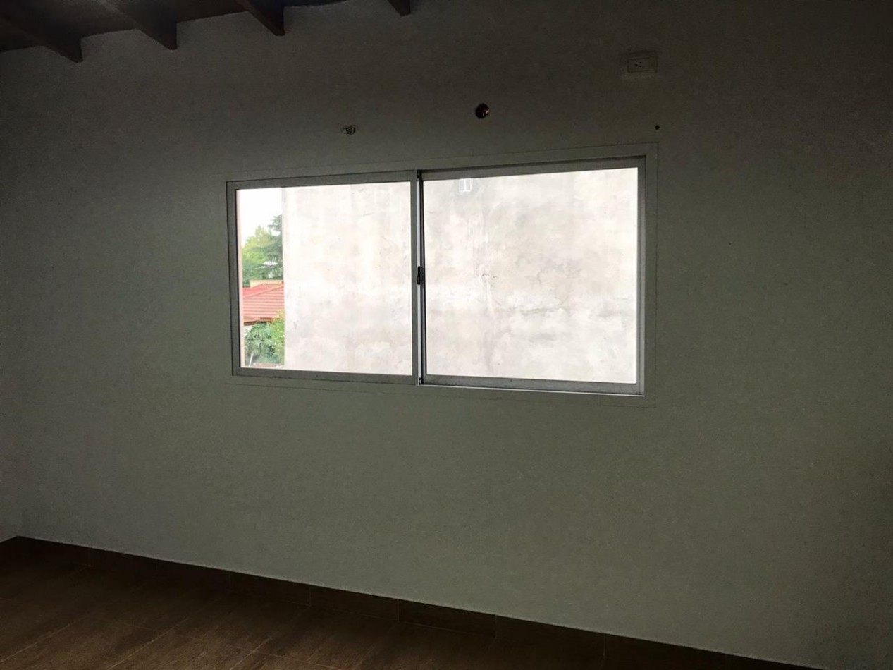 Casa Tipo Duplex en Alquiler en Barrio de Vicenzo Chico Sin Expensas