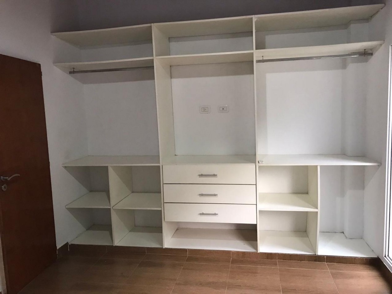 Casa Tipo Duplex en Alquiler en Barrio de Vicenzo Chico Sin Expensas