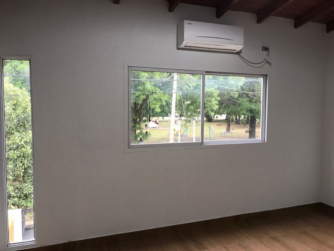 Casa Tipo Duplex en Alquiler en Barrio de Vicenzo Chico Sin Expensas