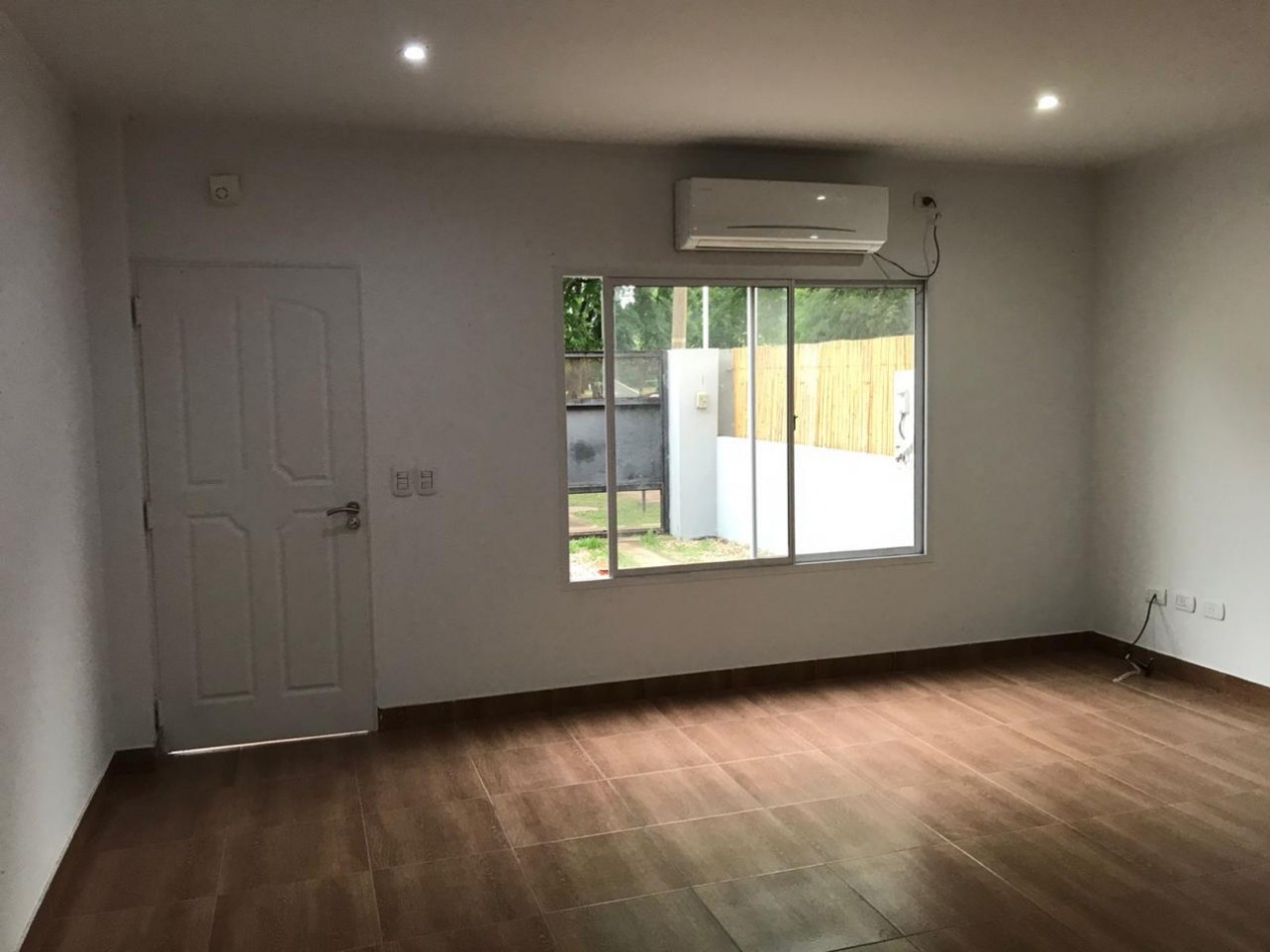 Casa Tipo Duplex en Alquiler en Barrio de Vicenzo Chico Sin Expensas