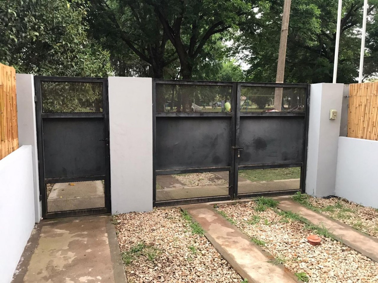 Casa Tipo Duplex en Alquiler en Barrio de Vicenzo Chico Sin Expensas