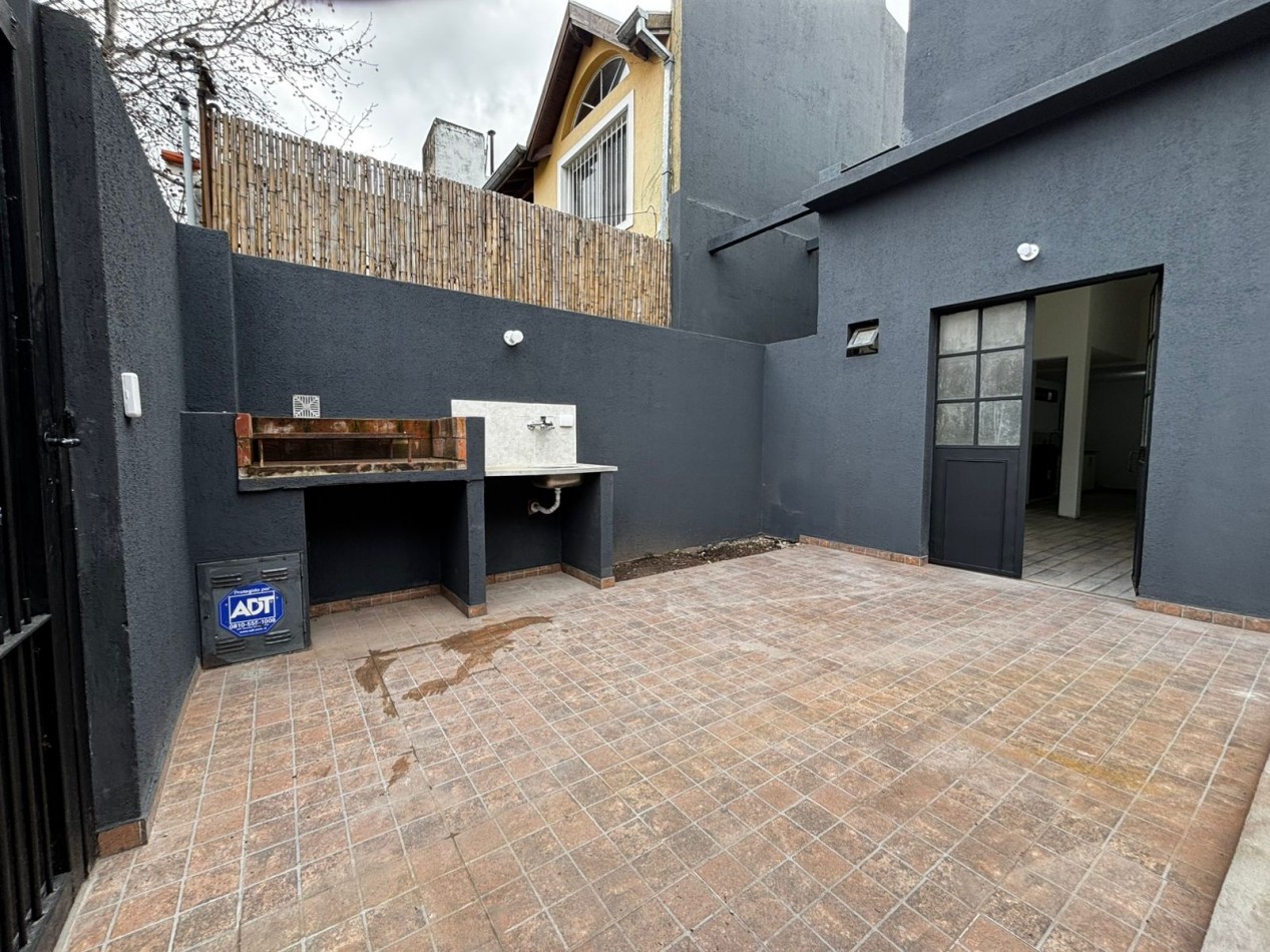 Alquiler Ph al frente dos dormitorios en suite Patio y pileta climatizada Beccar San Isidro