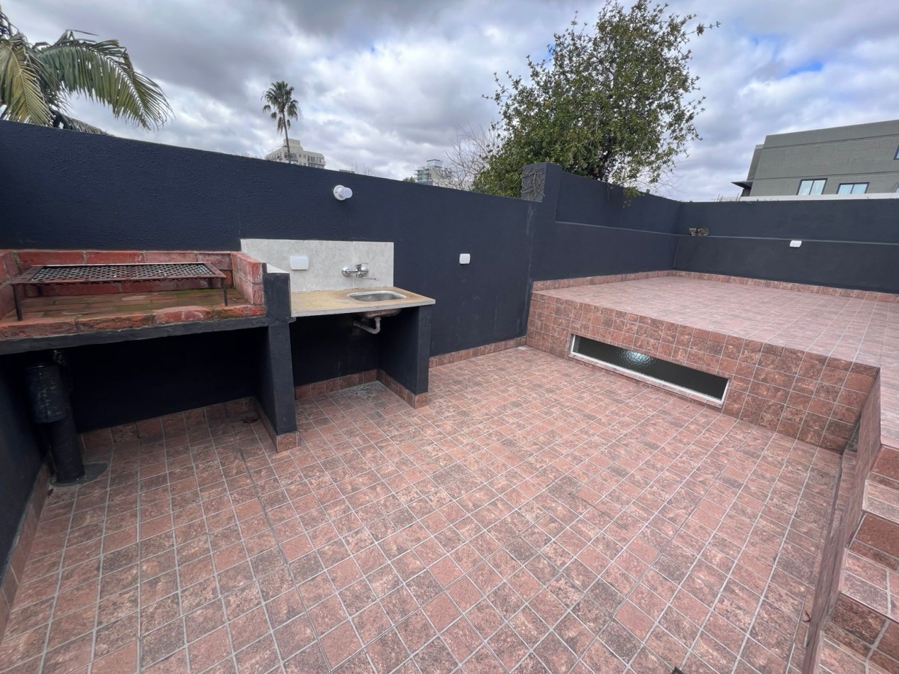 Alquiler PH al fondo dos dormitorios en suite terraza con parrila en Beccar San Isidro