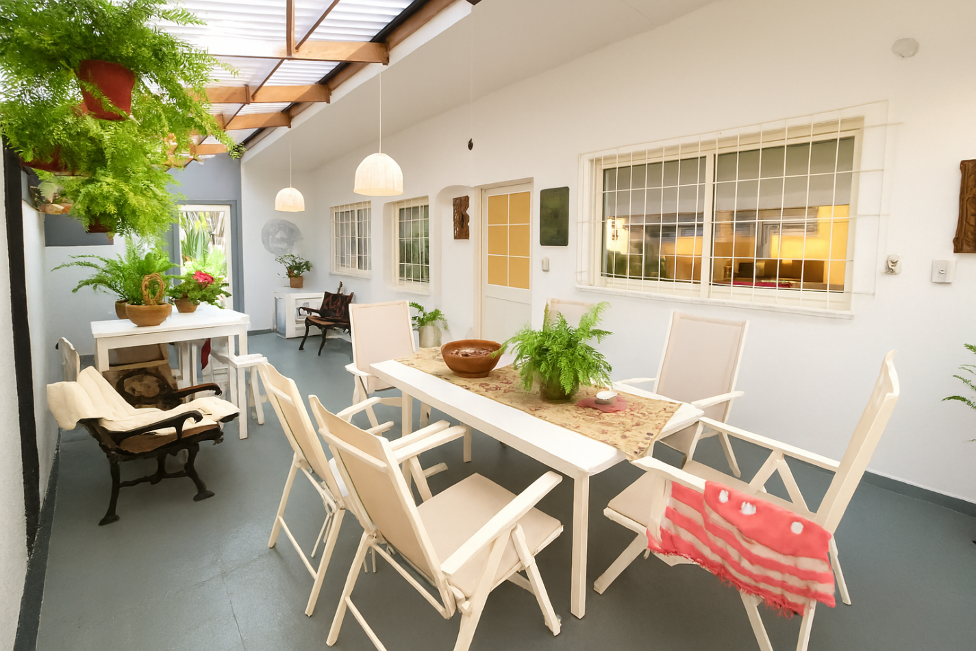 Apto Credito Casa Tres Dorm., Jardin, Quincho y Pileta en Ballester