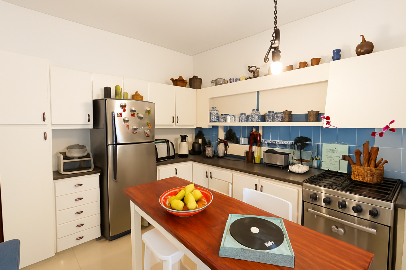 Apto Credito Casa Tres Dorm., Jardin, Quincho y Pileta en Ballester