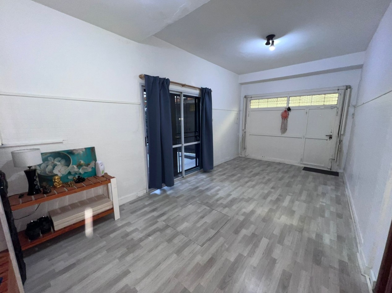 Apto Credito Casa Tres Dorm., Jardin, Quincho y Pileta en Ballester