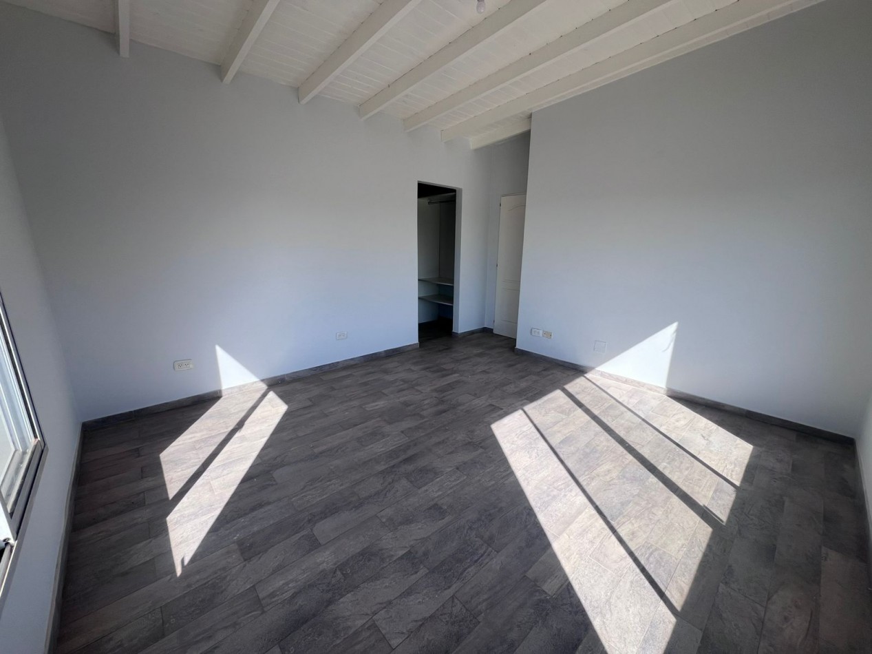 VENTA casa de tres dormitorios con pileta en San Ramiro Pilar del ESte