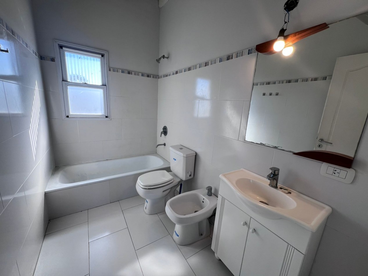 VENTA casa de tres dormitorios con pileta en San Ramiro Pilar del ESte