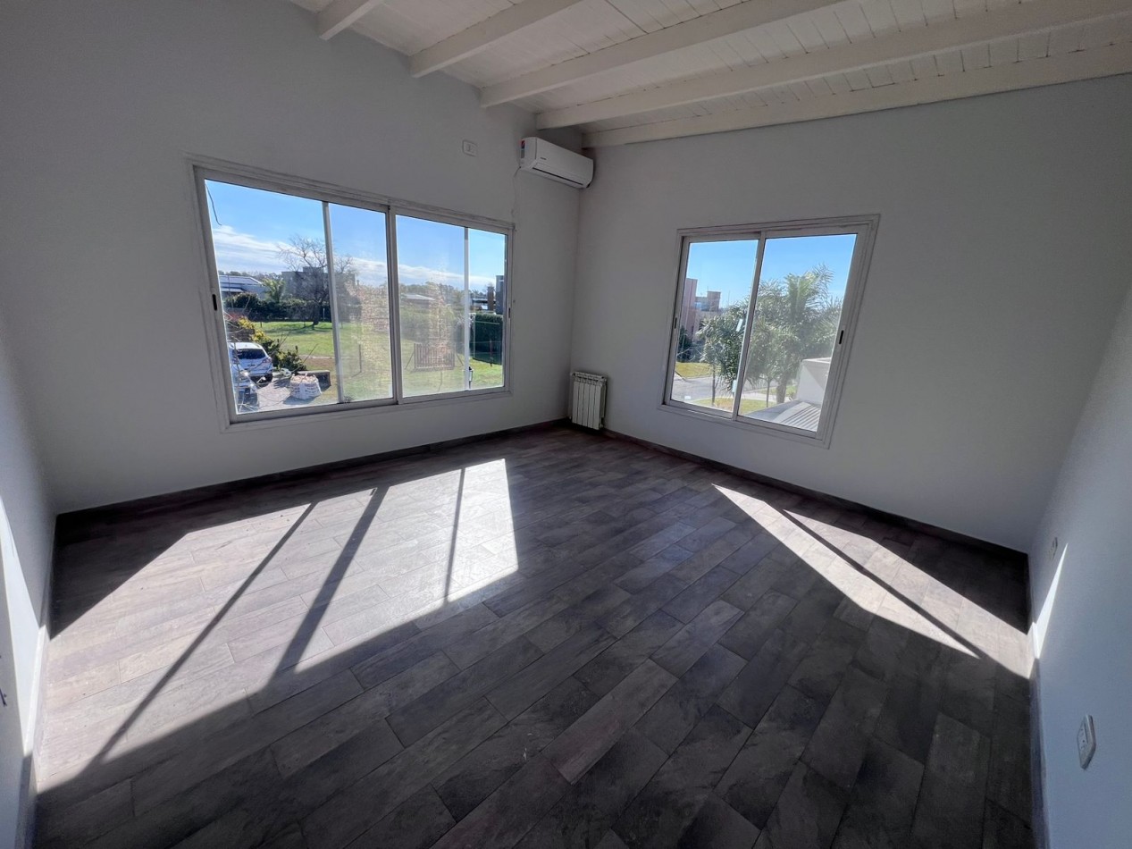 VENTA casa de tres dormitorios con pileta en San Ramiro Pilar del ESte