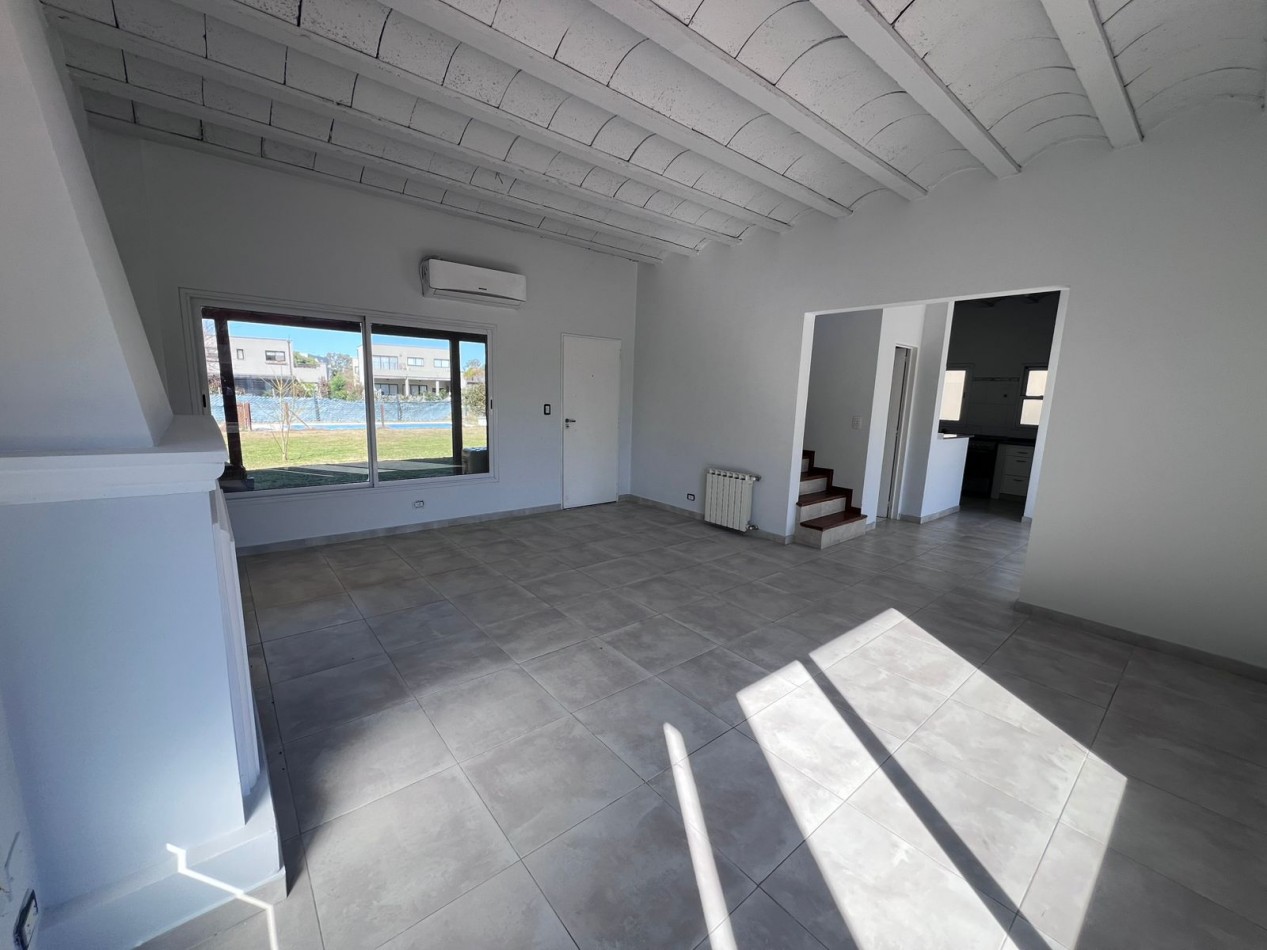 VENTA casa de tres dormitorios con pileta en San Ramiro Pilar del ESte