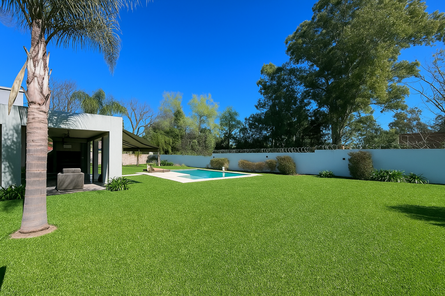 APTO CREDITO VENTA casa tres dormitorios jardin, pileta, cochera cubierta en Pacheco
