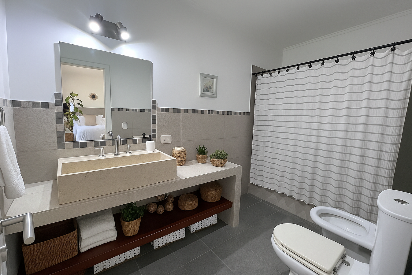 APTO CREDITO VENTA casa tres dormitorios jardin, pileta, cochera cubierta en Pacheco