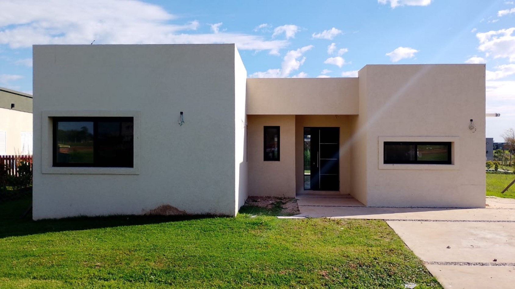 CASA DE DISEÑO EN AREA 13 - OPORTUNIDAD EN OBRA (ENTREGA DIC 2026)