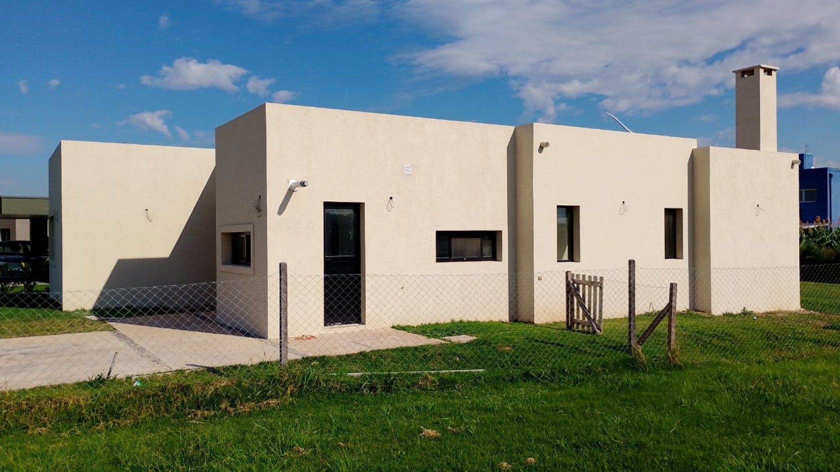 CASA DE DISEÑO EN AREA 13 - OPORTUNIDAD EN OBRA (ENTREGA DIC 2026)