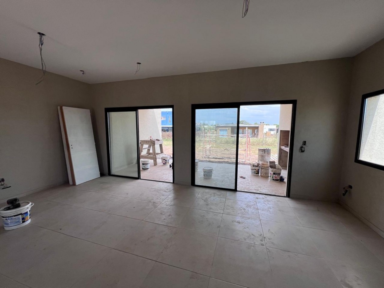 CASA DE DISEÑO EN AREA 13 - OPORTUNIDAD EN OBRA (ENTREGA DIC 2026)