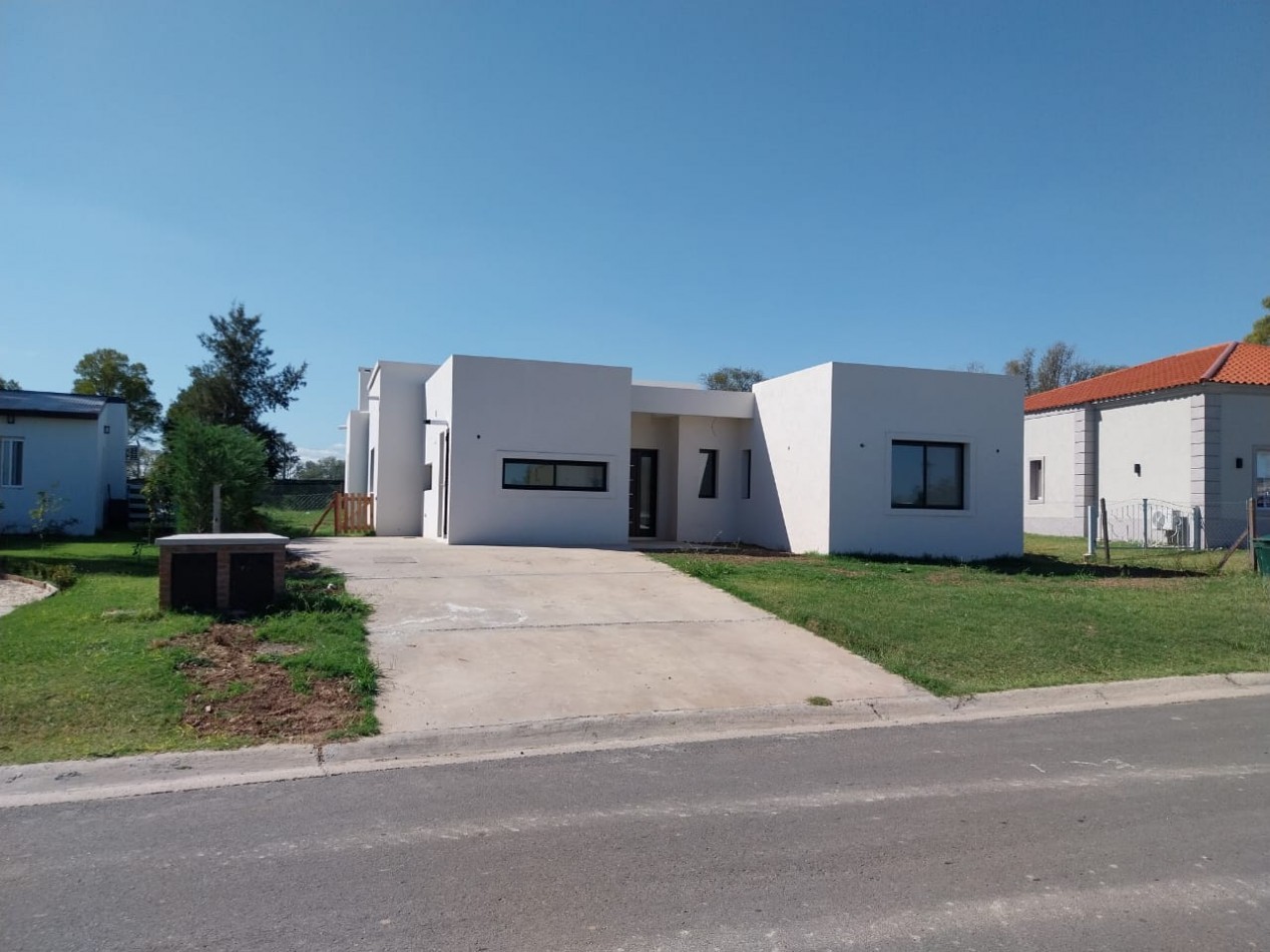 CASA DE DISEÑO EN AREA 13 - OPORTUNIDAD EN OBRA (ENTREGA DIC 2026)
