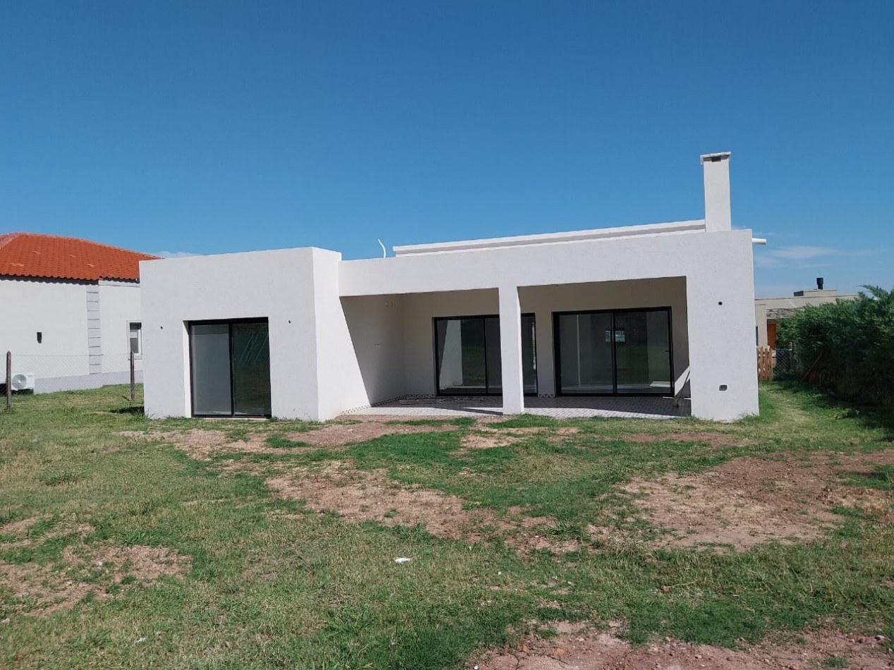 CASA DE DISEÑO EN AREA 13 - OPORTUNIDAD EN OBRA (ENTREGA DIC 2026)