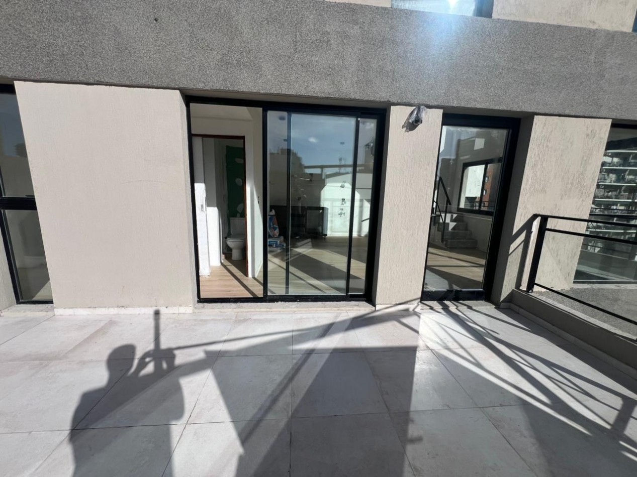 UNICO: 2 AMBIENTES CON TERRAZA PRIVADA DE 40 M² - PLANTA FLEXIBLE (EXPANDIBLE A 3)