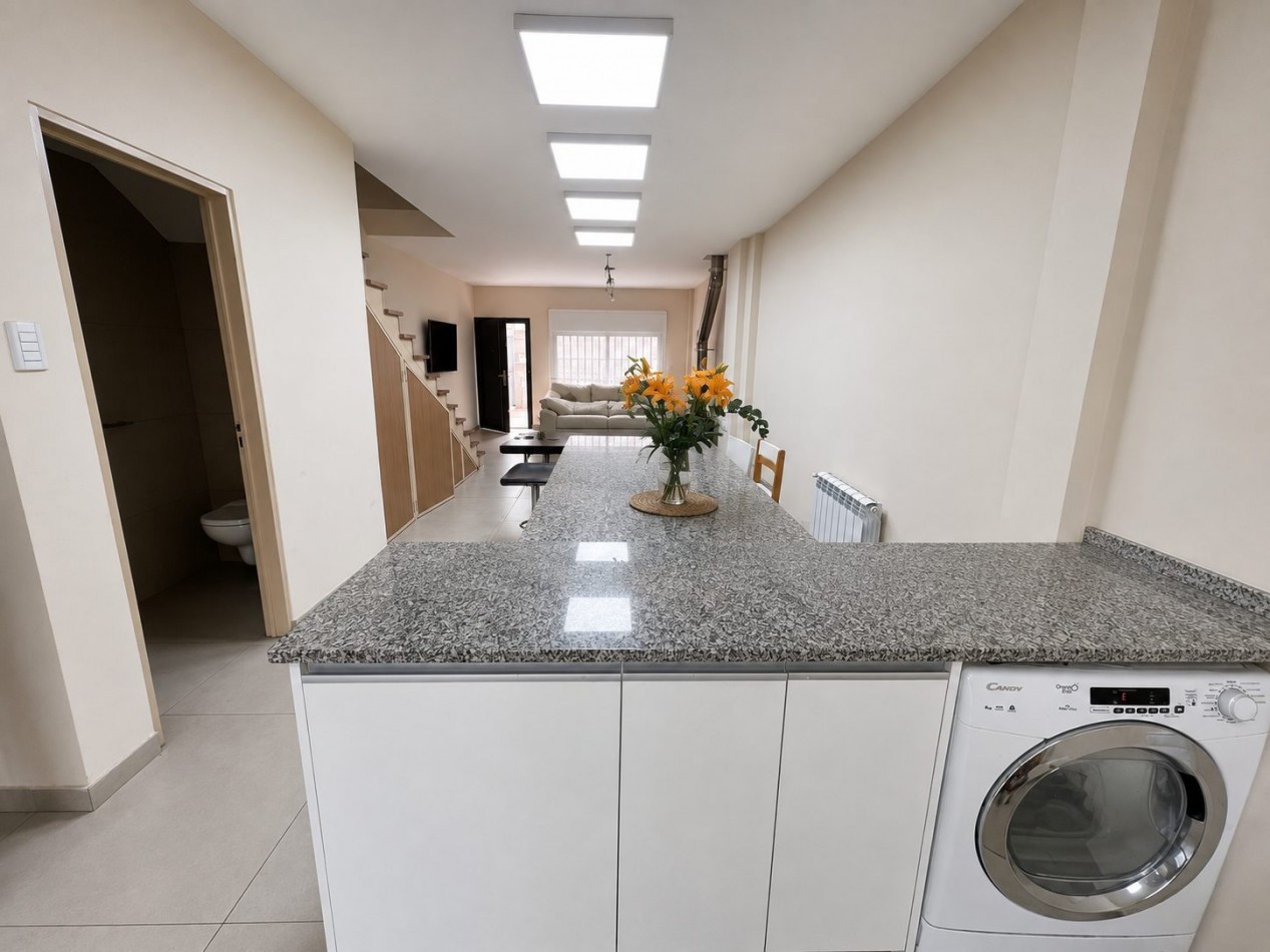 EXCEPCIONAL DUPLEX A ESTRENAR EN FLORIDA OESTE - 230 M² TOTALES