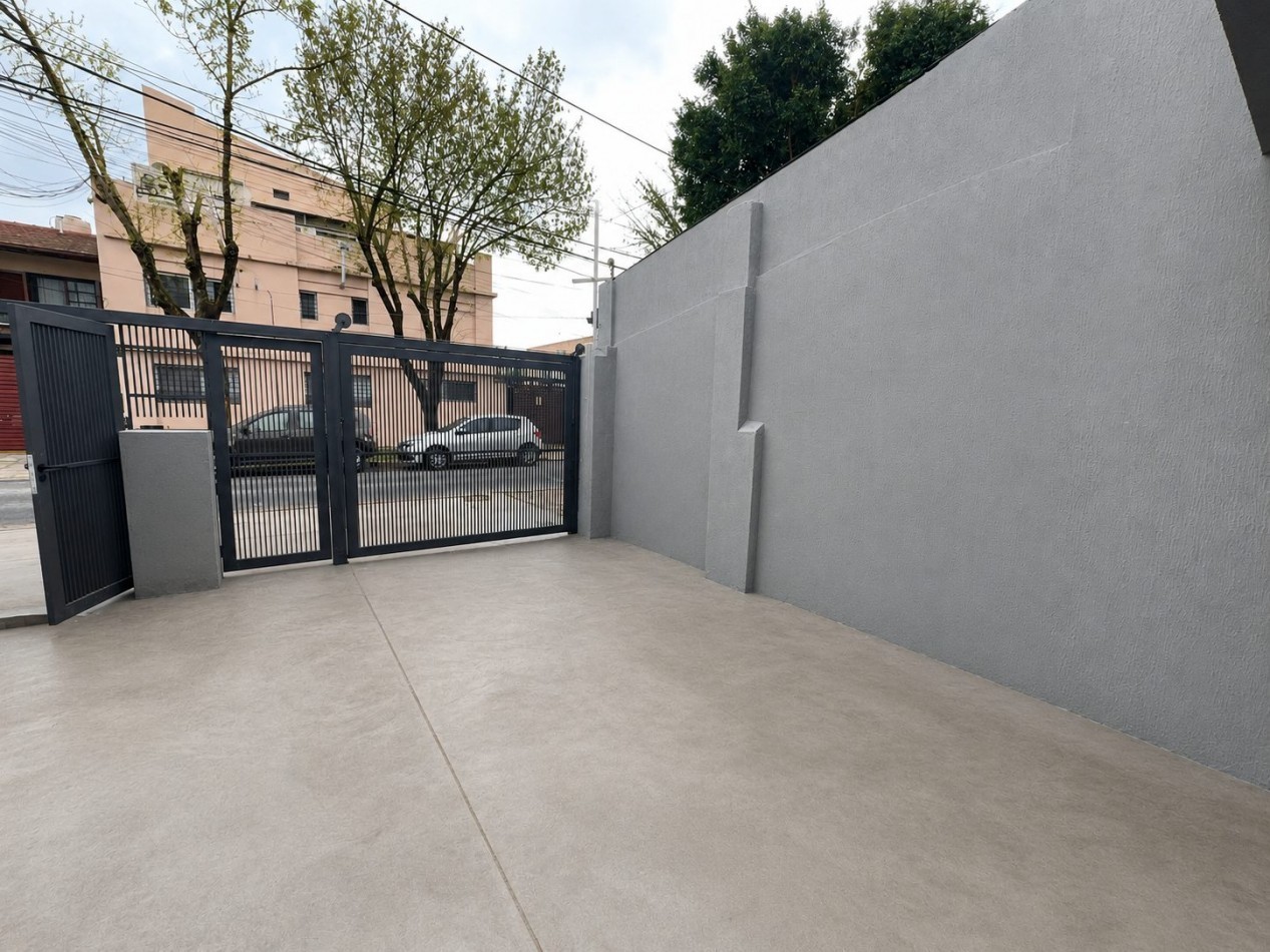 DUPLEX MODERNO CON JARDIN PRIVADO - 130 M² CUBIERTOS + JARDIN