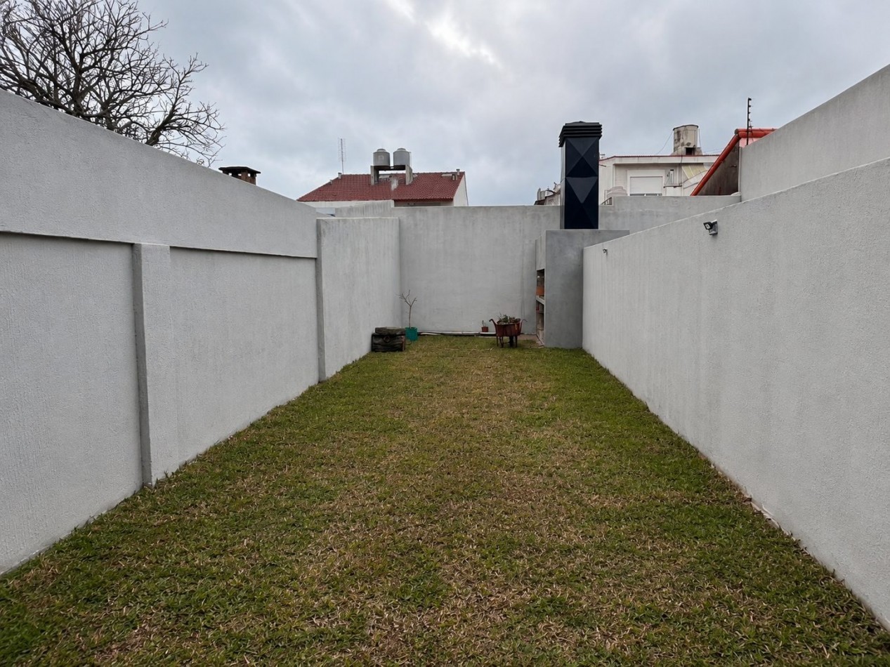 DUPLEX MODERNO CON JARDIN PRIVADO - 130 M² CUBIERTOS + JARDIN