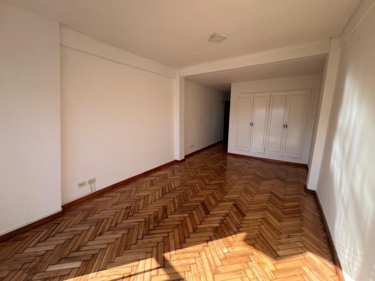 MONOAMBIENTE CON VISTA ABIERTA SOBRE AV. LIBERTADOR - CERCA DEL RIO