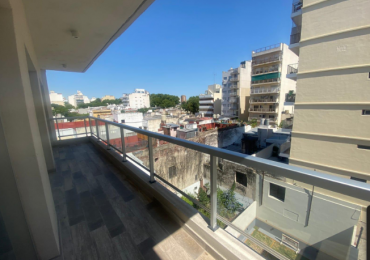 Apto Credito Venta de Departamento de Tres Ambientes con Balcon en Almagro