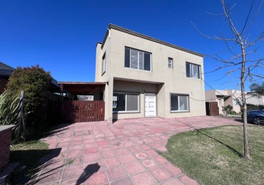 VENTA casa de tres dormitorios con pileta en San Ramiro Pilar del ESte